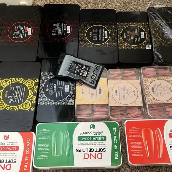 Apex Nail Tips - Picture 1 of 1